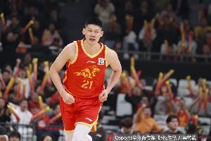 错失绝平机会！胡金秋全场10投3中 仅得10分9篮板3助攻1抢断